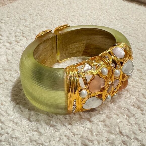 Elegant Gold and Green Bangle Bracelet From ALEXIS!!! SMALL WHITE MARK ONE SIDE! - Picture 1 of 11